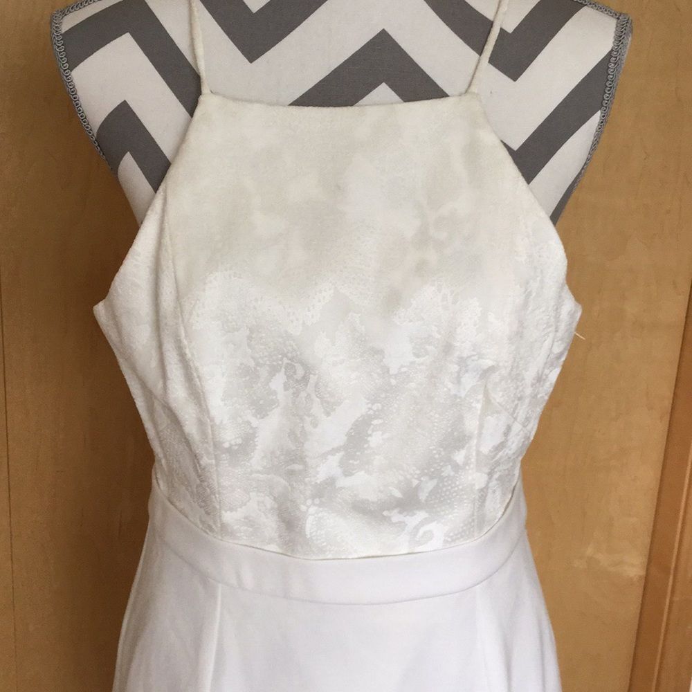 Black Halo Aubrey Embroidered Sheath Dress - Picture 5 of 7